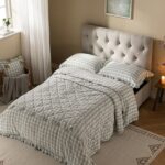 Green Velvet 3-Seater Chesterfield Sofa Bed for Classic Indian Living Rooms - Image 4